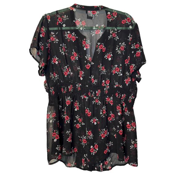 TORRID - RED ROSES ON BLACK BACKGROUND FLORAL TOP- Size 1( 14/16; 1X) - Picture 2 of 4